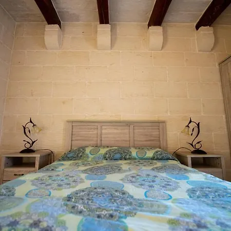 Semesterbostad 5 Bedroom With Private Pool Għarb