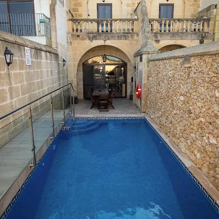 5 Bedroom With Private Pool Semesterbostad *